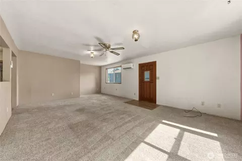 Living - 35 Second St, Dixie, WA 99329 photo 2 of 4