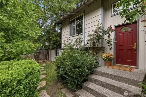 608 School St SE, Lacey, WA 98503