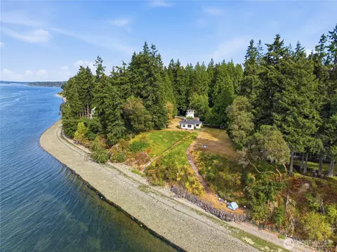 328 NE Oyster Point Dr, Poulsbo, WA 98370