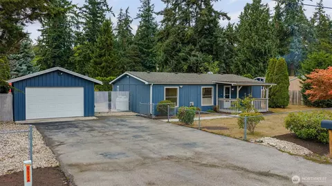 956 Falcon Rd, Camano Island, WA 98282