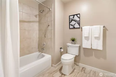 Bath - 3926 243rd Pl SE #H102, Bothell, WA 98021 photo 1 of 2