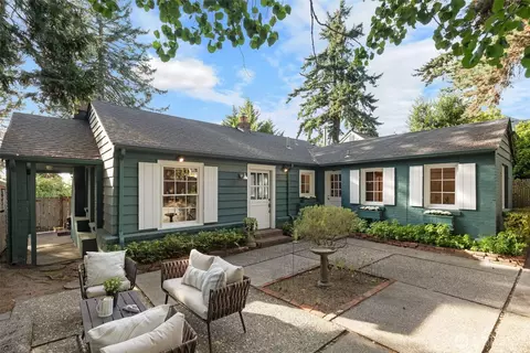 3226 30th Ave W, Seattle, WA 98199