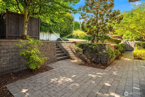 Exterior - 2215 E Aloha St, Seattle, WA 98112 photo 4 of 5