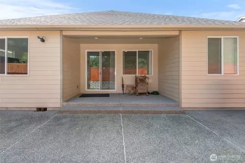 Exterior - 627 182nd St E, Spanaway, WA 98387 photo 5 of 5