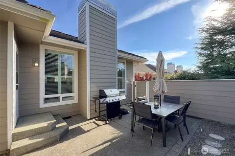 Exterior - 431 Blakely Blvd, Sequim, WA 98382 photo 4 of 9
