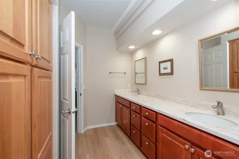 Bath - 431 Blakely Blvd, Sequim, WA 98382 photo 4 of 4