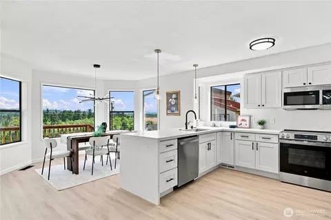 Kitchen - 5902 S 2nd Ave, Everett, WA 98208 photo 5 of 5