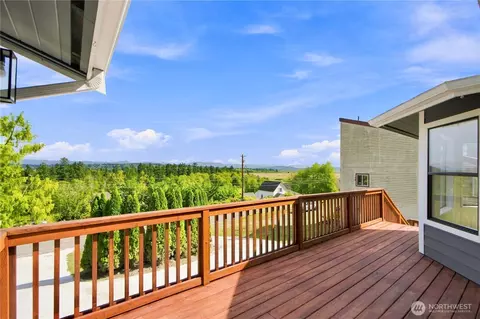 Exterior - 5902 S 2nd Ave, Everett, WA 98208 photo 2 of 4