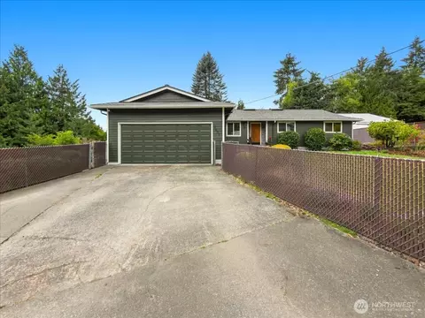 19607 136th Pl SE, Renton, WA 98058