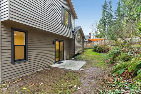 Exterior - 14116 60th Ave SE, Everett, WA 98208 photo 4 of 9
