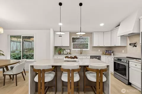 Kitchen - 14116 60th Ave SE, Everett, WA 98208 photo 2 of 3