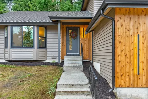 Exterior - 14116 60th Ave SE, Everett, WA 98208 photo 3 of 9