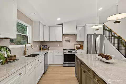 Kitchen - 14116 60th Ave SE, Everett, WA 98208 photo 3 of 3