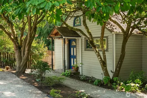 17109 135th Pl SW, Vashon, WA 98070