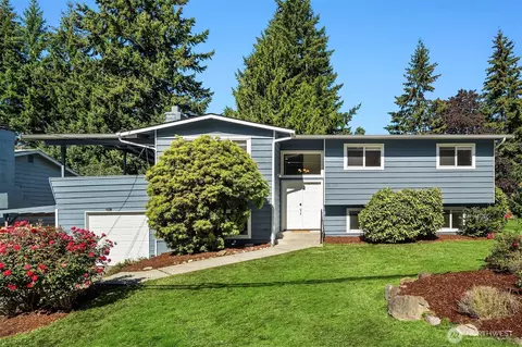 8610 NE 137th St, Kirkland, WA 98034