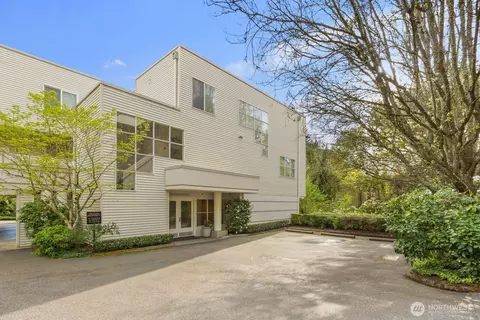 10237 SE 3rd St #5, Bellevue, WA 98004
