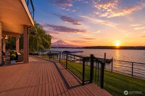 8279 W Mercer Way, Mercer Island, WA 98040