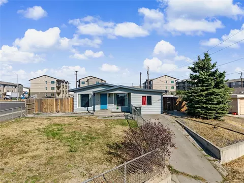 912 W Loop Dr NE, Moses Lake, WA 98837
