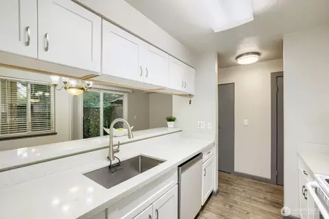 Kitchen - 115 124 St SE #B4, Everett, WA 98208 photo 2 of 2