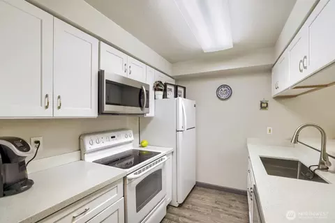 Kitchen - 115 124 St SE #B4, Everett, WA 98208 photo 1 of 2