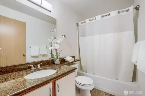 Bath - 115 124 St SE #B4, Everett, WA 98208 photo 1 of 2