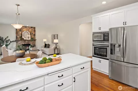 Kitchen - 18603 33rd Ave SE, Bothell, WA 98012 photo 4 of 4