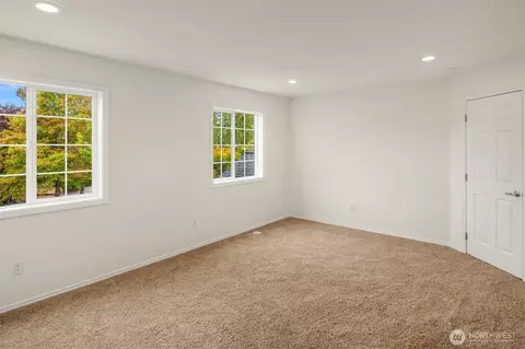 Bedroom - 18603 33rd Ave SE, Bothell, WA 98012 photo 4 of 6