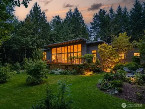 13123 Phelps Rd NE, Bainbridge Island, WA 98110
