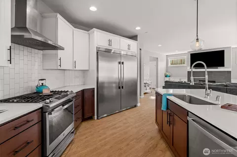 Kitchen - 23240 46th Ave E, Spanaway, WA 98387 photo 3 of 4