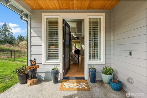 Entry Way - 23240 46th Ave E, Spanaway, WA 98387 photo 1 of 5