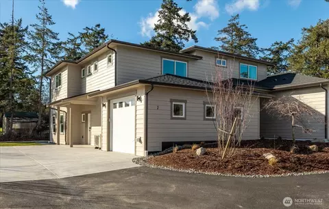 205 NE Third St, Coupeville, WA 98239