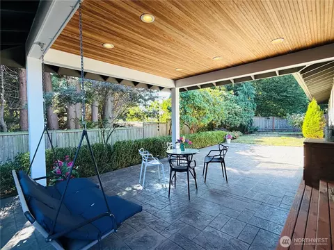 Exterior - 10509 NE 197th St, Bothell, WA 98011 photo 3 of 8