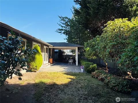 Exterior - 10509 NE 197th St, Bothell, WA 98011 photo 8 of 8