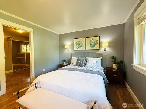 Bedroom - 10509 NE 197th St, Bothell, WA 98011 photo 2 of 3