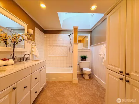 Bath - 10509 NE 197th St, Bothell, WA 98011 photo 1 of 4