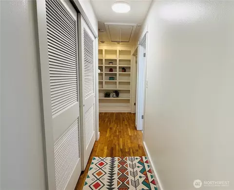 Entry Way - 10509 NE 197th St, Bothell, WA 98011 photo 1 of 2