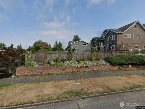 4310 W Dravus St, Seattle, WA 98199