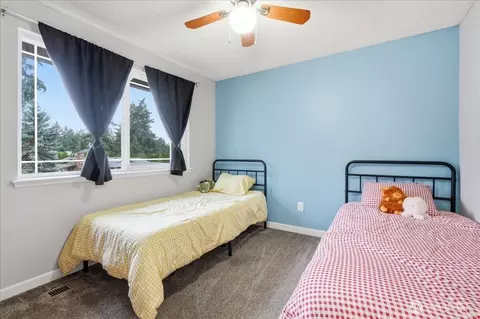 Bedroom - 1013 187th St E, Spanaway, WA 98387 photo 3 of 4