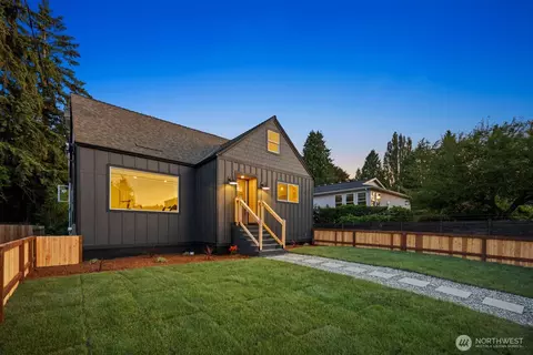 3209 NE 98th St, Seattle, WA 98115