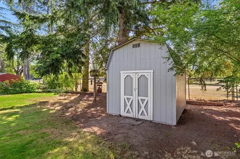 Exterior - 1444 Merritt Ave, Enumclaw, WA 98022 photo 7 of 9
