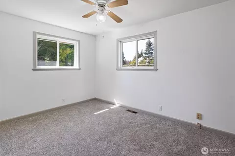Bedroom - 1444 Merritt Ave, Enumclaw, WA 98022 photo 2 of 3