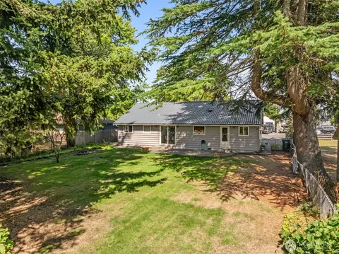 Exterior - 1444 Merritt Ave, Enumclaw, WA 98022 photo 4 of 9