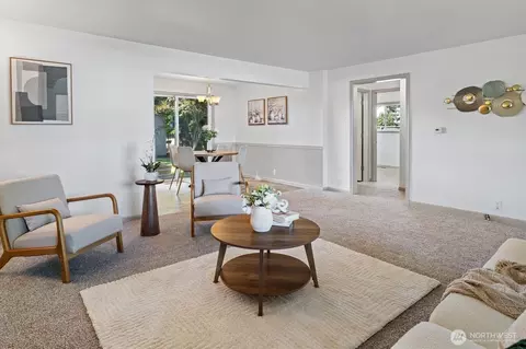 Living - 1444 Merritt Ave, Enumclaw, WA 98022 photo 3 of 3