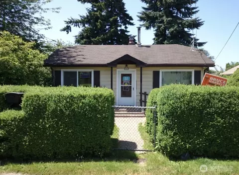 9063 S 37th Ave, Seattle, WA 98118