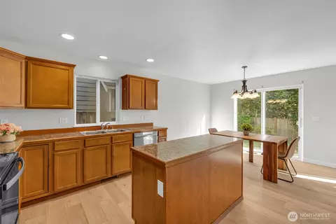 Kitchen - 126 197th St SW, Bothell, WA 98012 photo 4 of 4