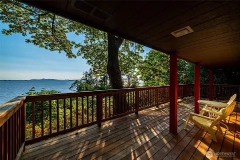 Exterior - 3164 Chuckanut Dr, Bow, WA 98232 photo 2 of 8