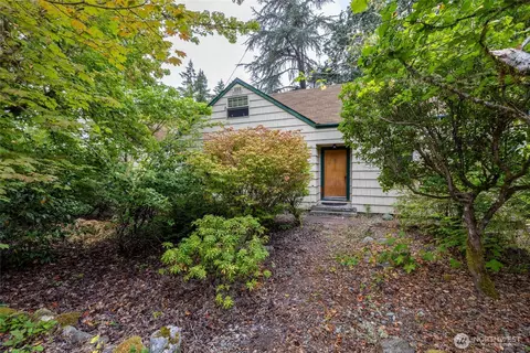 110 39th Ave NE, Olympia, WA 98506