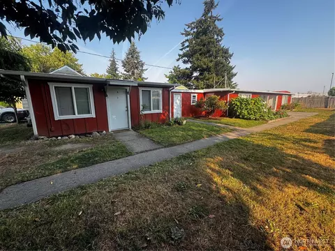 49 Willow Ln, Mount Vernon, WA 98273
