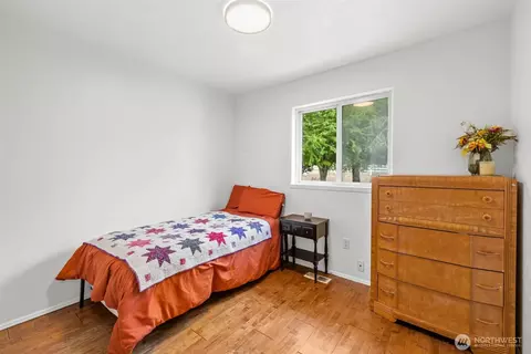 Bedroom - 330 Bell Bottom Rd, Sequim, WA 98382 photo 3 of 3