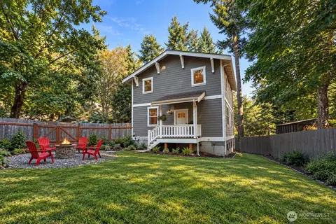 Exterior - 72 Grove St, Eastsound, WA 98245 photo 3 of 7